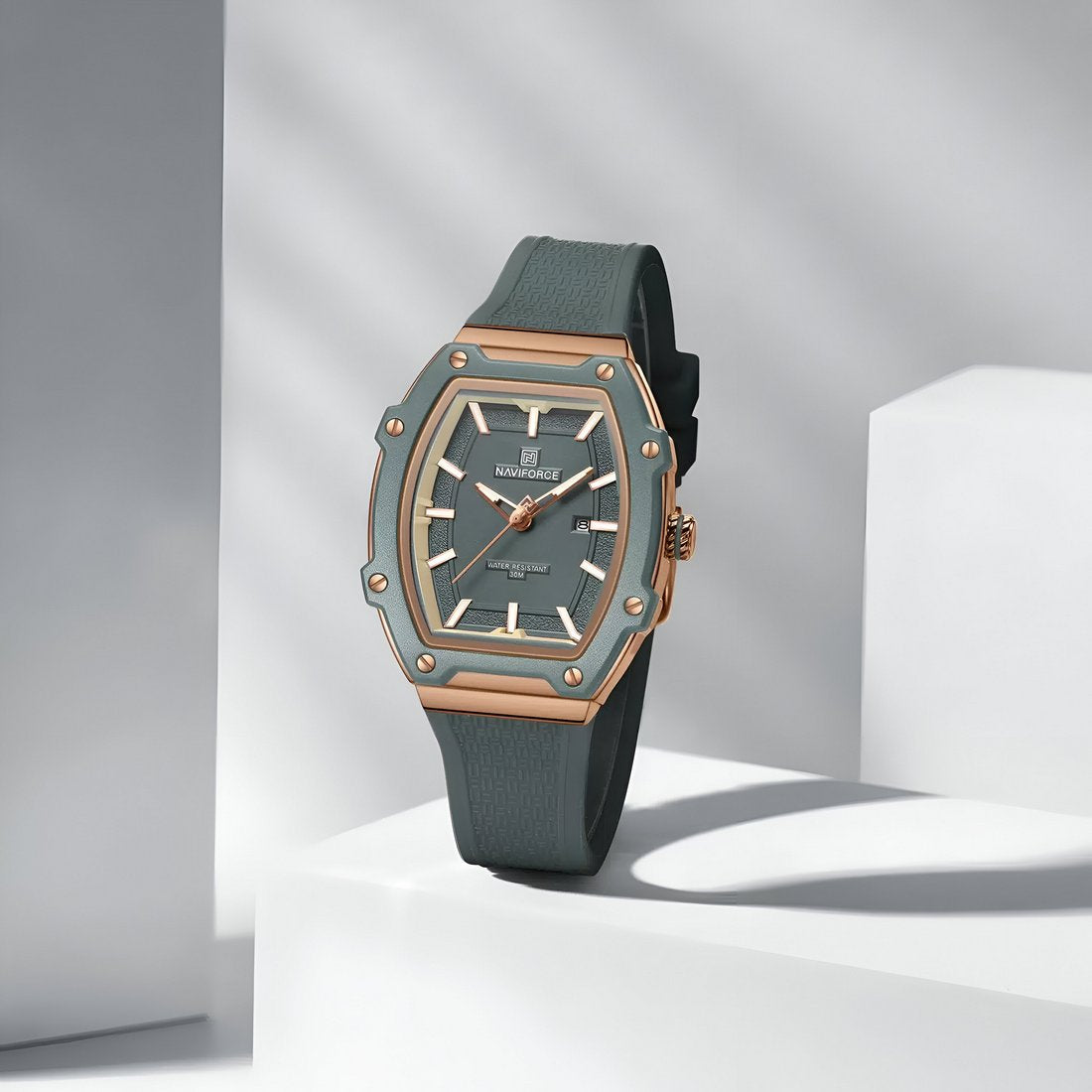 RELOJ NAVIFORCE